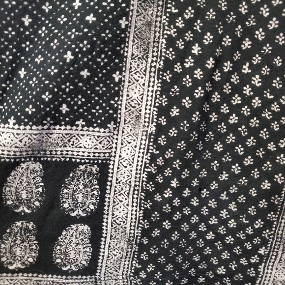 Lucky Brand Blouse black and white paisley pattern size medium - Picture 4 of 6